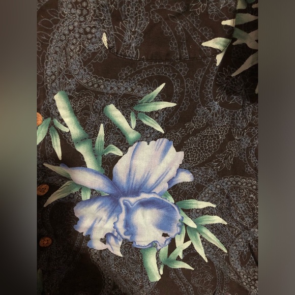 Paradise Collection Hawaiian shirt - Picture 3 of 4